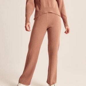 Abercrombie & Fitch Women's Pink Trousers